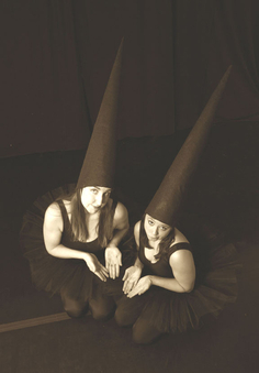 MorrisonDance presents the premiere of a new collaboration between Sarah Morrison and Scott Radke. Photos and costumes: Scott Radke